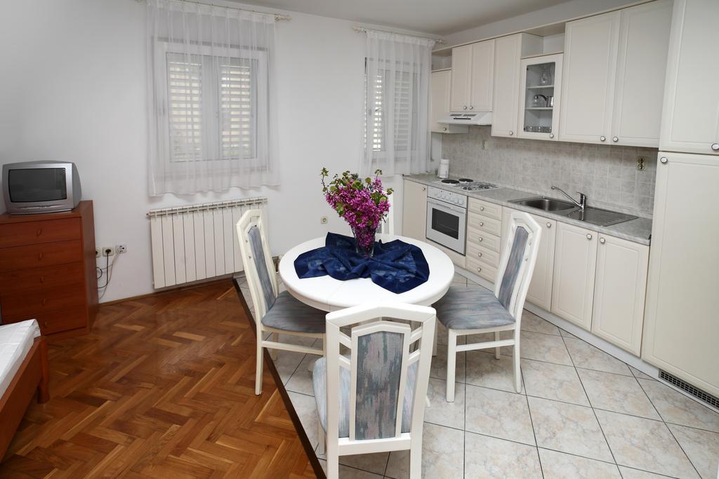 Apartments In Beautiful Split Podstrana Habitación foto
