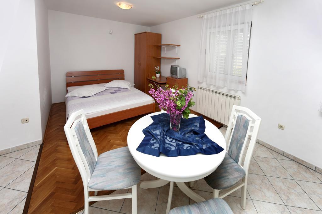 Apartments In Beautiful Split Podstrana Habitación foto